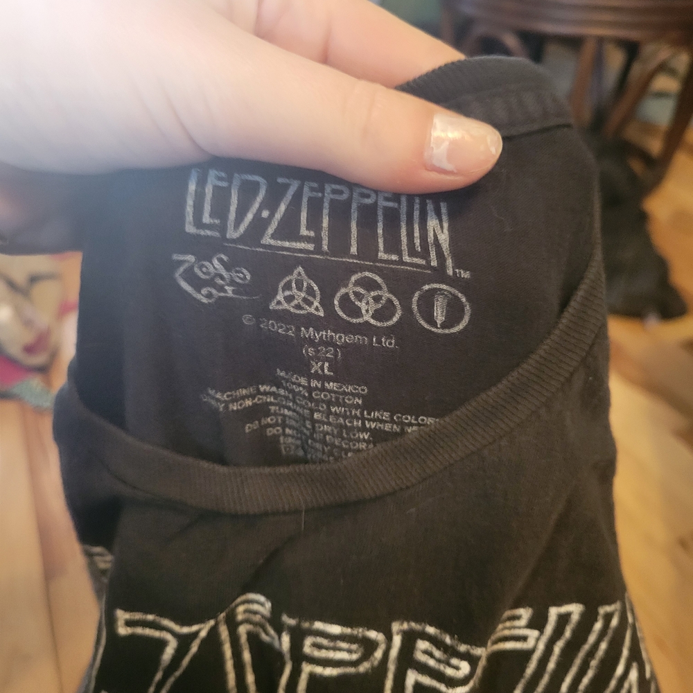 Black Graphic T-Shirt - Picture 2 of 2
